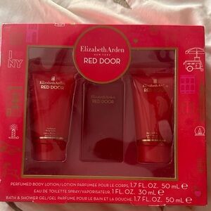 Elizabeth Arden Red Door Bath & Body Gift Set - Red